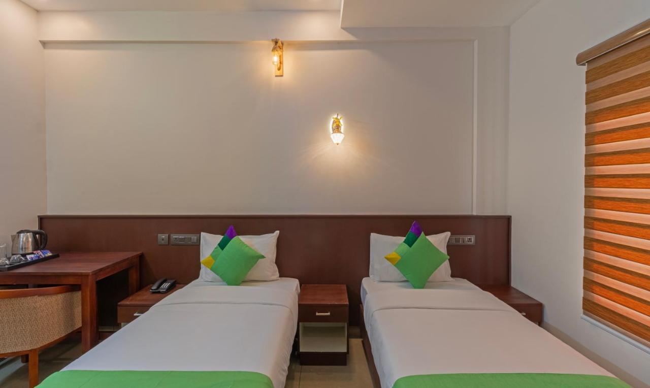 Treebo Amigos Residency Cochin Airport Hotel Kochi Exterior photo