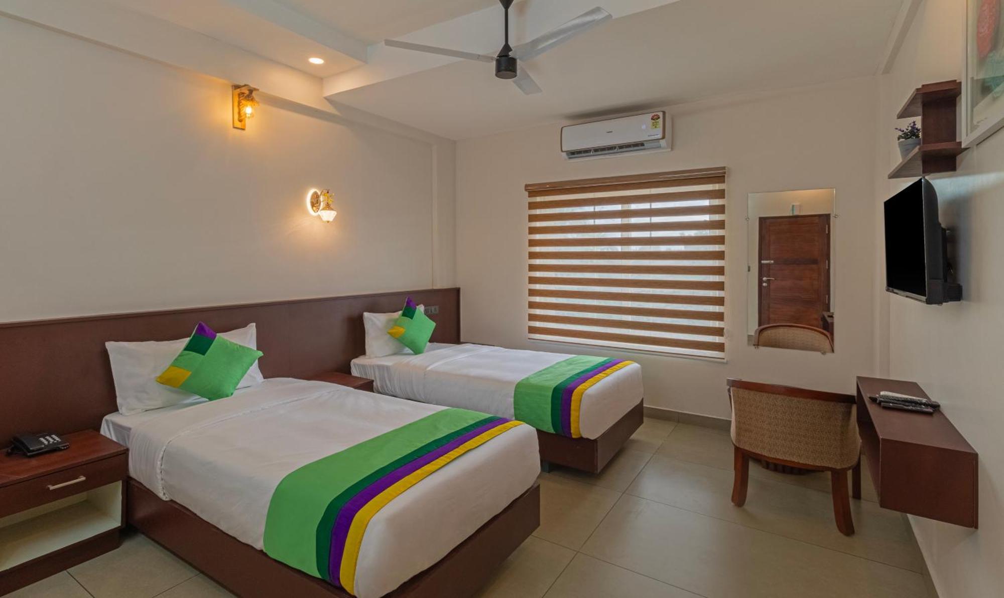 Treebo Amigos Residency Cochin Airport Hotel Kochi Exterior photo