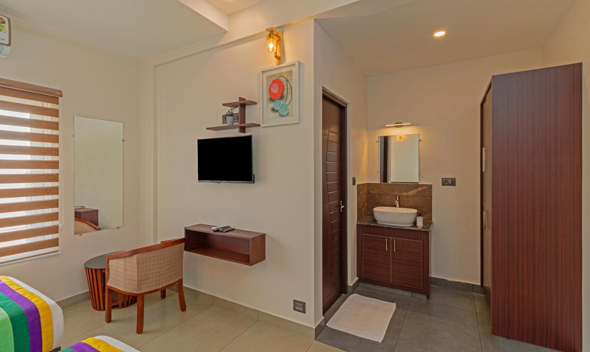 Treebo Amigos Residency Cochin Airport Hotel Kochi Exterior photo