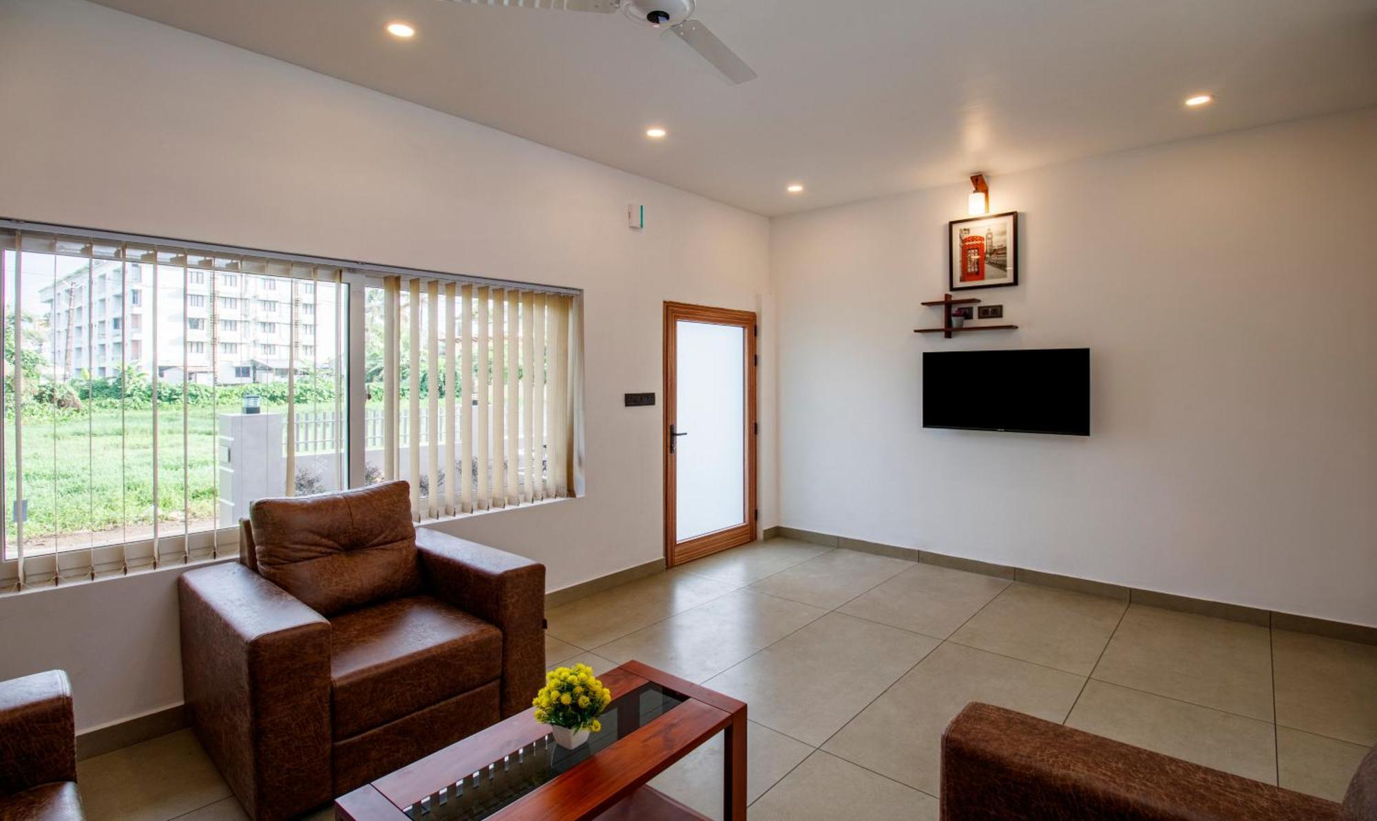 Treebo Amigos Residency Cochin Airport Hotel Kochi Exterior photo