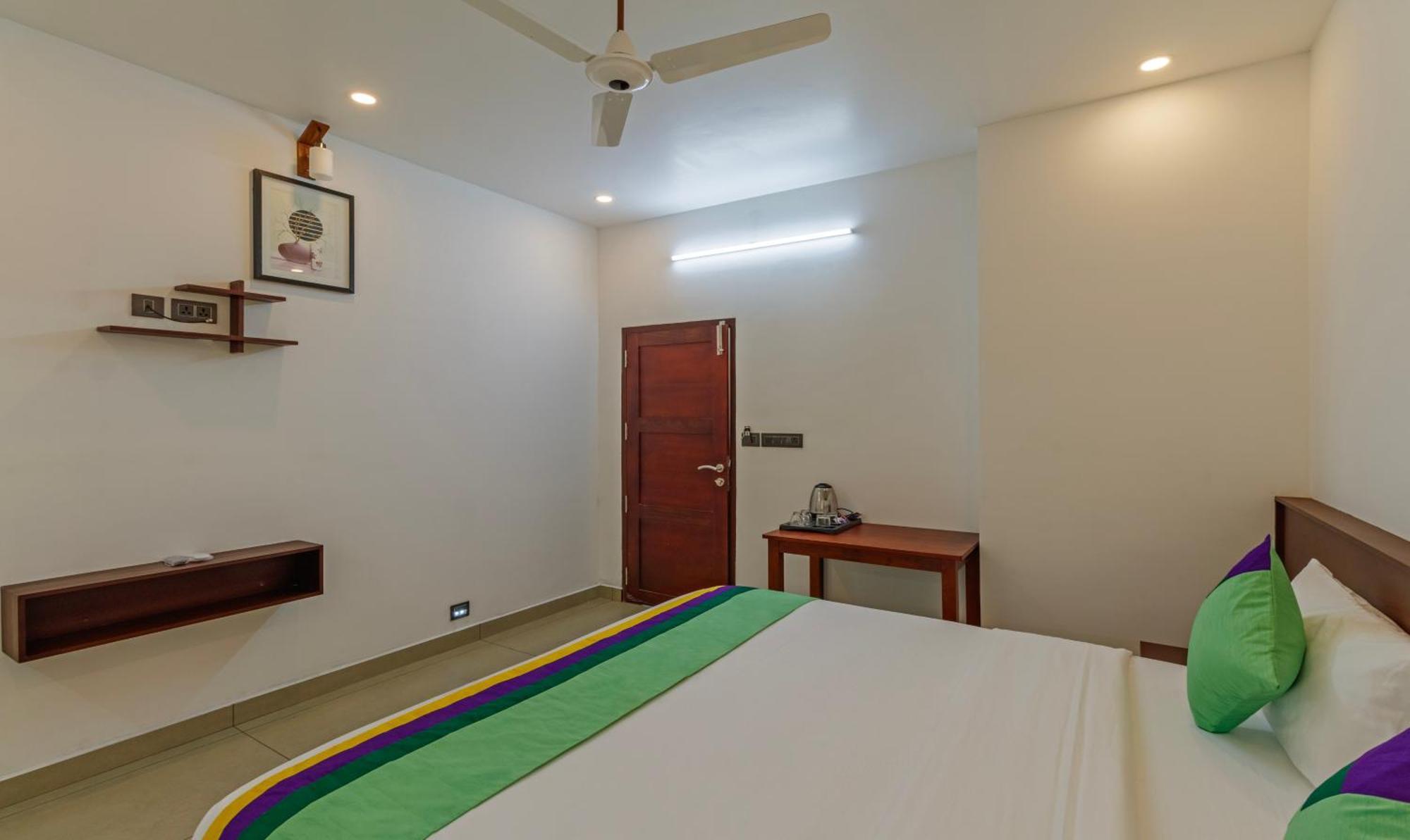 Treebo Amigos Residency Cochin Airport Hotel Kochi Exterior photo